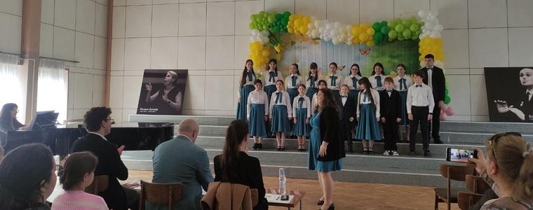 Детски хор „Маестро Захари Медникаров“ с участие на международен фестивал в София