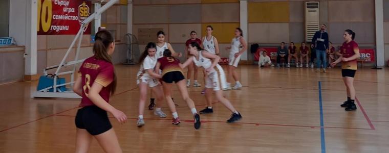 Девойките на ЧСУ "Леонардо да Винчи" се класираха за финалите по баскетбол на ученическите игри 