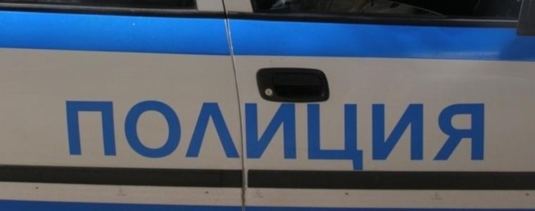 Двама младежи паднаха от тавана на кола, шофирана от 15-годишно момиче