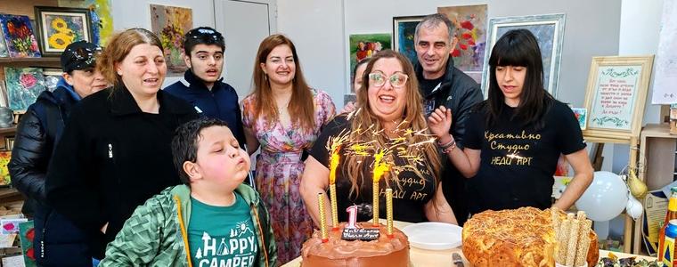 Една година „Неди Арт“: Неди твори изцяло в собственото си ателие (СНИМКИ)