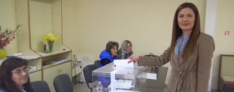 Ертен Анисова, ДПС: Гласувах за повече държавност, просперитет и сигурност (ВИДЕО)