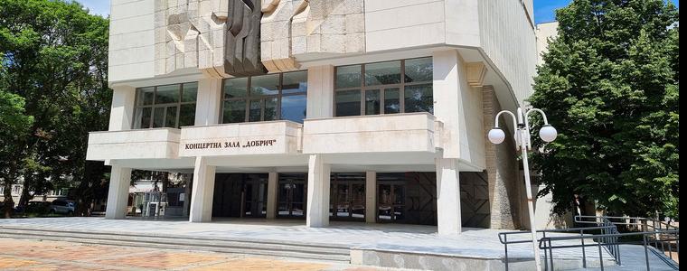 Йордан Апостолов: Две години след откриването е започнал нов ремонт на покрива на зала „Добрич“ (ВИДЕО)