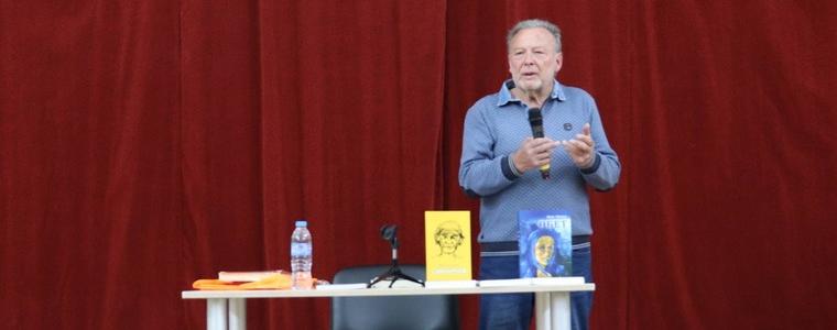 Иван Миглев представи книгата „Софинден“ и  творчество си пред жителите на Генерал Тошево