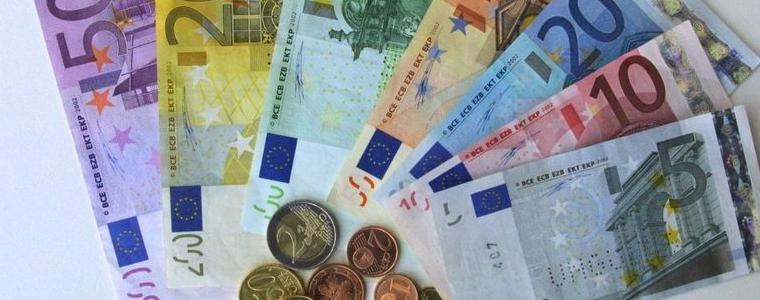 Изплащат великденските добавки  заедно с пенсиите за април