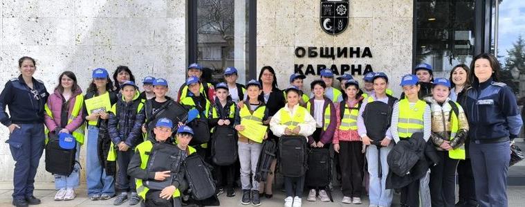 Кметът Елена Балтаджиева посрещна малките доброволци от Детско полицейско управление