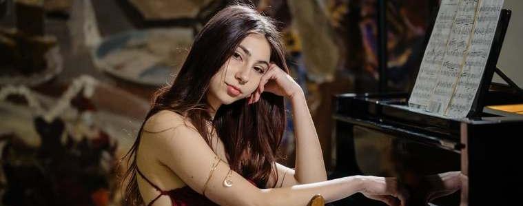 Мила Чеварганова  един от гласовете  на "Зонели" ви кани на концерт (ЧУЙТЕ)