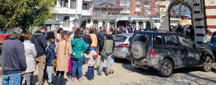 На Цветница в Добрич: храмовете пълни, традициите живи