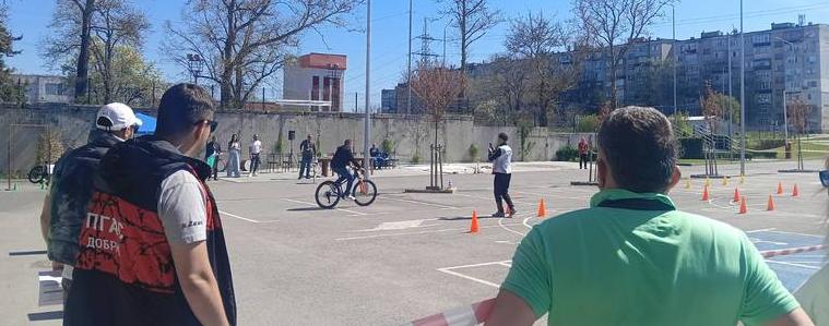 Областно състезание по безопасност на движението събра ученици в Добрич