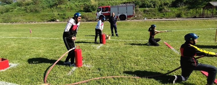 Отборът на СУ „Йордан Йовков“ спечели общинския кръг на състезанието „Млад огнеборец“ в Тервел