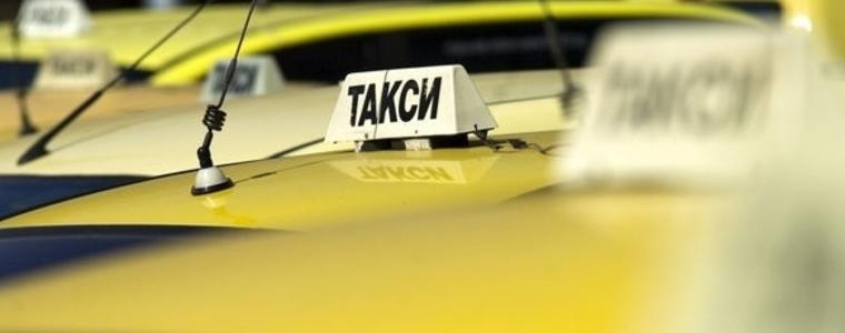 Предлагат разкриване на 3 паркоместа за таксита в близост до "Стара къща"