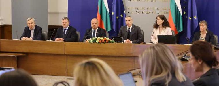 Премиерът Гюров: Високата избирателна активност е по-силна от всички криминални схеми