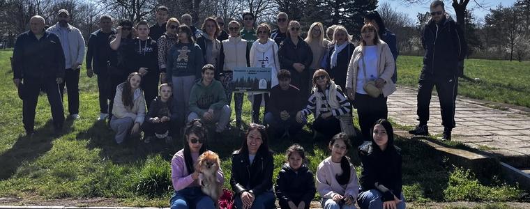 Сдружение „Майчина грижа“ засади 20 дръвчета край паметника на Хан Аспарух в Добрич