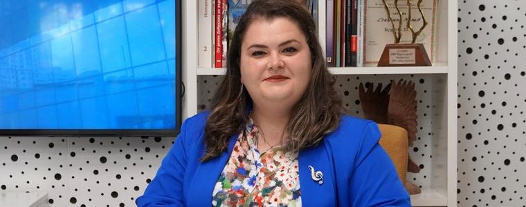 Тя..жената! Габриела Писанова-диригент на детски хор „Маестро Захари Медникаров” (ВИДЕО)