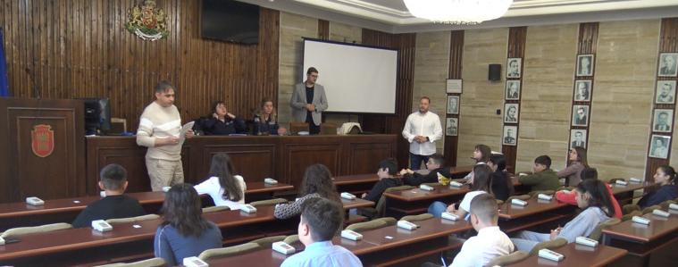 Ученици мериха знания в състезанието „Млад спасител“ в Добрич (ВИДЕО)