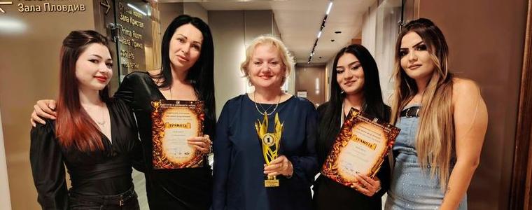 Ученици от ПГ по ТОЛП – Добрич с първо място на национално състезание по фризьорство и грим (СНИМКИ)