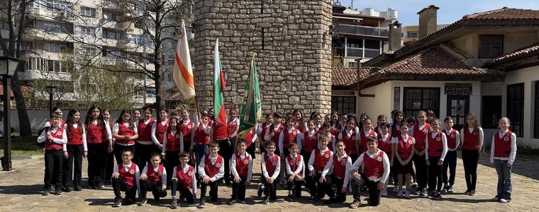 Ученици от СУ „Св. Климент Охридски“ отбелязаха 150 години от Априлското въстание с рецитал в Стария Добрич (ВИДЕО)