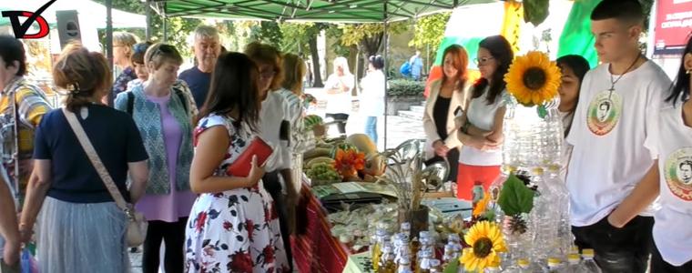 Великденско изложение на производителите и занаятчиите от Община Добричка