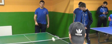 Младежи от КСУД „Дъга“ тренират тенис на маса чрез проект на СК „Светкавица 23“ (ВИДЕО)