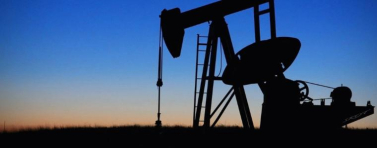 Петролът остава под 100 долара за барел
