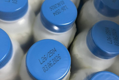 Инспектори от ОДБХ-Добрич установиха мандра в Силистренско, манипулирала датите на производство