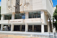 Йордан Апостолов: Две години след откриването е започнал нов ремонт на покрива на зала „Добрич“ (ВИДЕО)