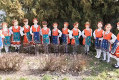 Малките таланти от ДГ "Слънчице" в Добрич с клип към авторската песен "Лазар иде"