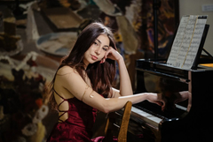 Мила Чеварганова  един от гласовете  на "Зонели" ви кани на концерт (ЧУЙТЕ)