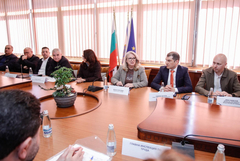 Областният управител участва в работна среща с министъра на туризма