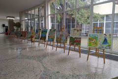 Седмокласници от СУ „Св. Климент Охридски“ представят изложбата „Сезони“