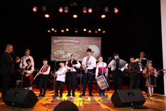 Великденско добруджанско надсвирване отново събра в Генерал Тошево любители на народната музика 