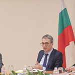 Бизнесът и министри обсъдиха възможности за ограничаване на негативните ефекти от високите цени на тока