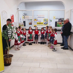 Деца от ДГ „Слънчице“ лазаруваха в Централната Пощенска станция в Добрич 
