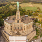 ЖИВОТЪТ Е ПЪТУВАНЕ: Касел – приказка сред паркове и замъци в Германия (ВИДЕО)