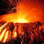 Японски вулкан изригна с 6000-метров стълб от камъни и пепел