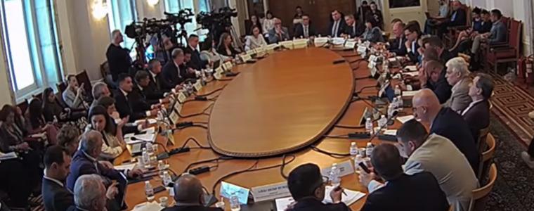 Бюджетната комисия в НС прие пакетите от мерки на новата власт
