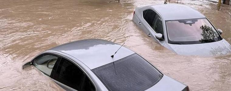 Евакуация и в Севлиево, водата по улиците достигна 1,20 метра