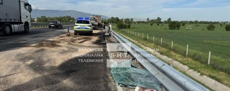 Mинистърът на транспорта разпореди незабавна проверка след тежката катастрофа на АМ „Хемус“ с автобус от Добрич до София