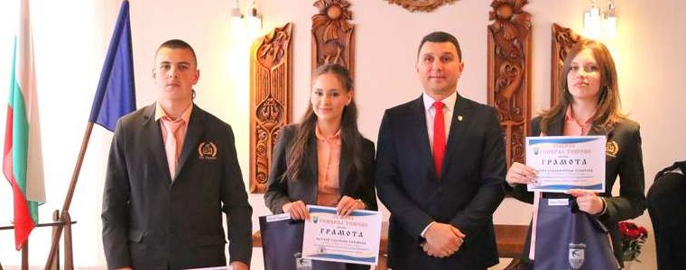 Община Генерал Тошево отличи ученици с високи постижения