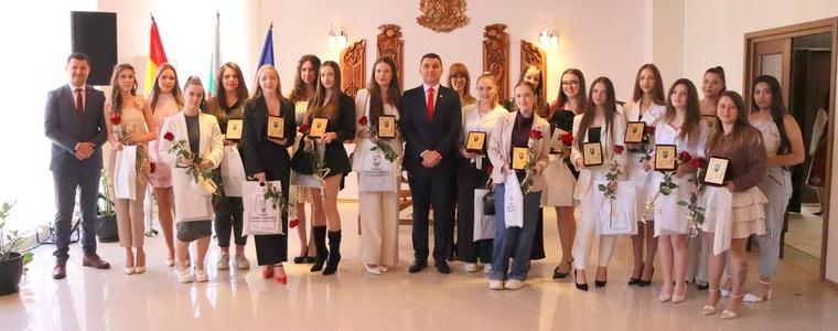 Община Генерал Тошево тържествено поздрави и изпрати абитуриентите от Випуск 2026