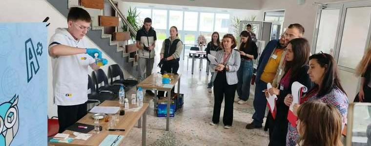 Ученик от Ветеринарната гимназия впечатли журито на престижния конкурс „Науката на живо“ (СНИМКИ)