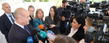 Премиерът защити рестрикциите в заплащането на администрацията в бюджета