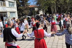 Днес празнува село Подслон, община Добричка