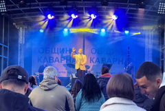 Орлин Павлов пее за празника на Каварна