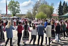От Смолница стартираха майските празници в община Добричка (СНИМКИ)