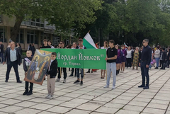 Тервел отбеляза 24 май с празнично шествие и награждаване на изявени ученици и дейци