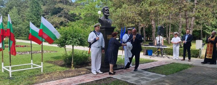 Бюст-паметник на Христо Ботев беше открит днес в градския парк в Шабла