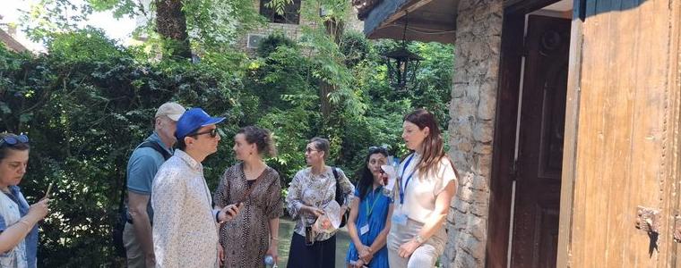 Експозицията „Добруджанска младоженческа стая“ в „Двореца“ посрещна първите си посетители