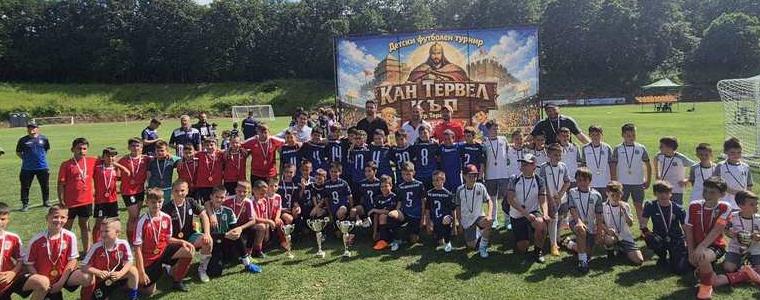 ФУТБОЛ: 8 отбора от Североизточна България участваха във второто издание на турнира „Кан Тервел Къп“ 