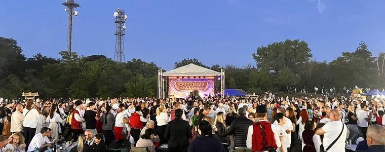 Хиляди отново се събраха в Тервел за поредното издание на Фестивала на Бялата жътва (СНИМКИ)