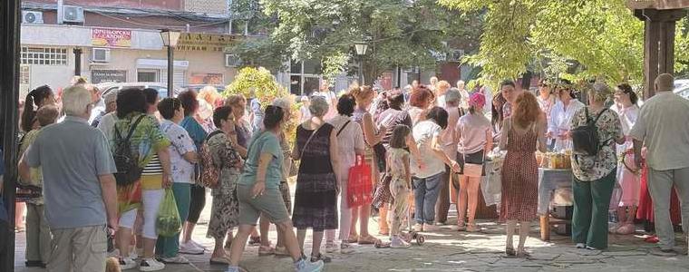 Над 1 700 евро са събрани на Еньовден в подкрепа на образователен център в ЕК „Стария Добрич“